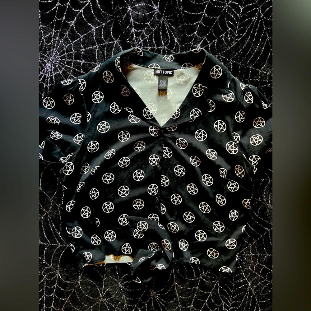 Pentagram tie crop!